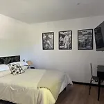 Vila J