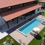 Vila J